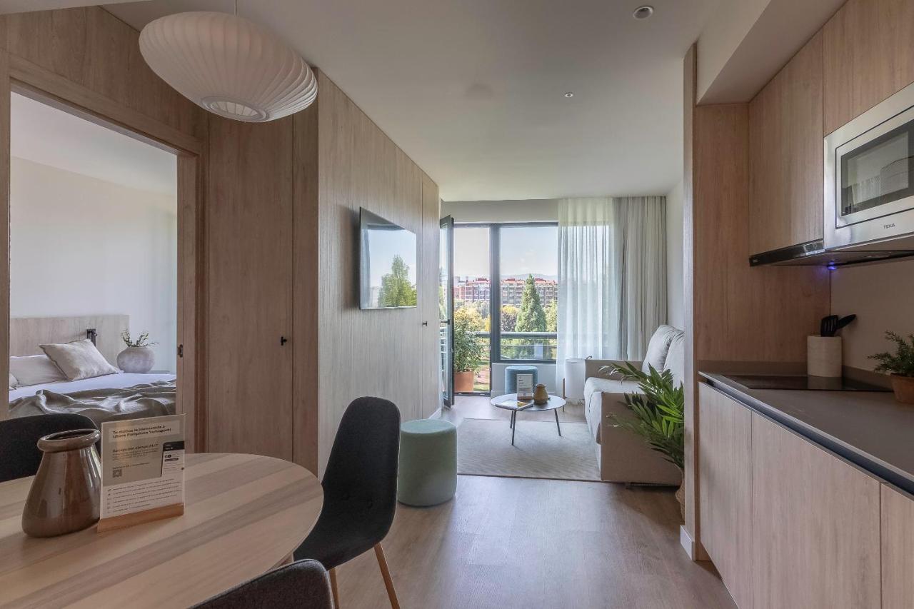 Apartamentos Líbere Pamplona Yamaguchi Exterior foto