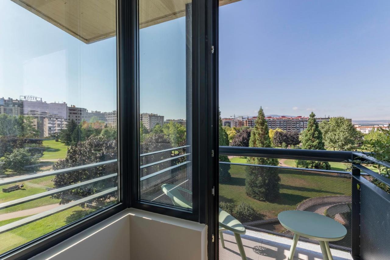 Apartamentos Líbere Pamplona Yamaguchi Exterior foto